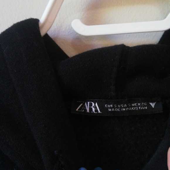 Black sweater - Picture 4 of 4